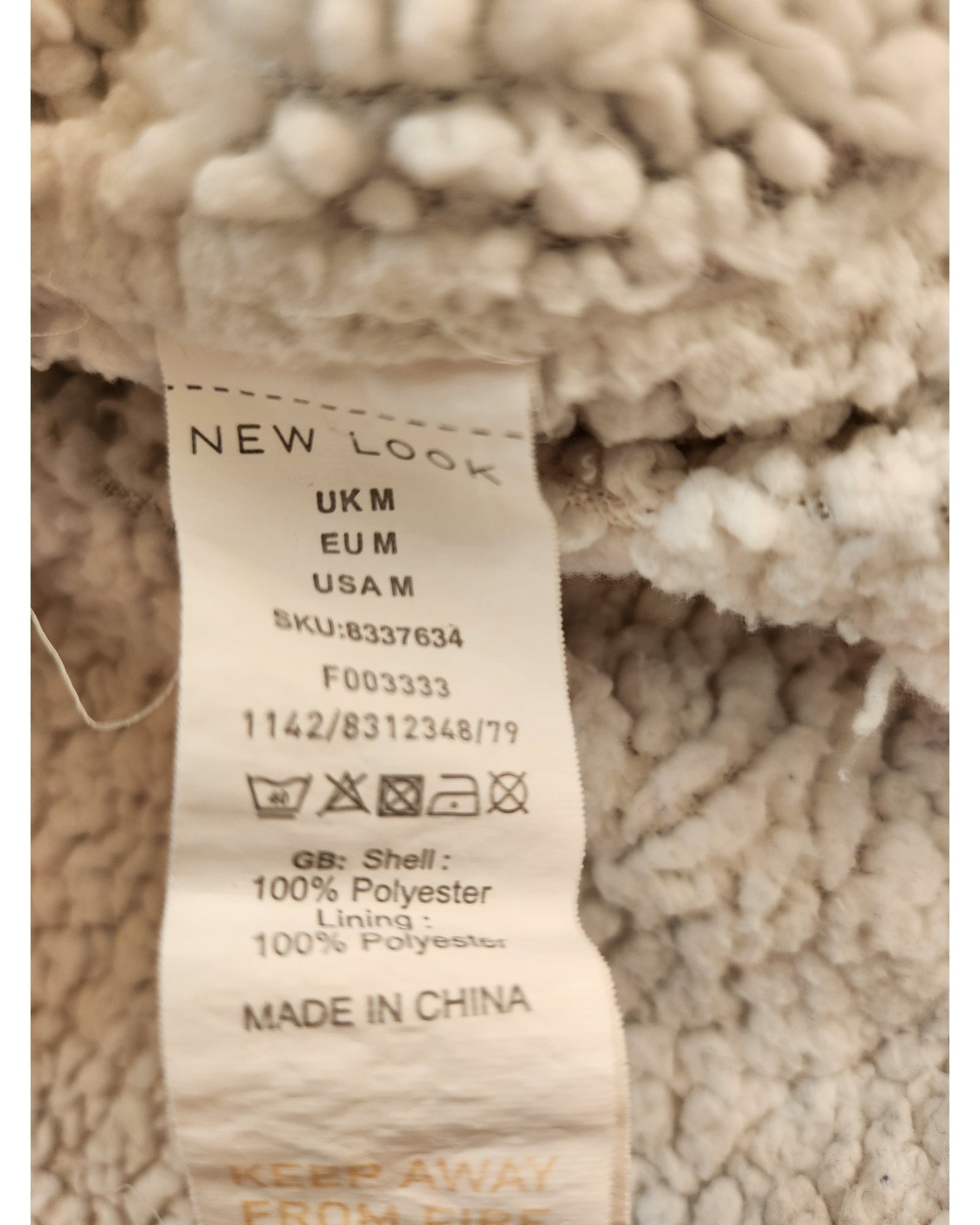 A touched out mama pink leopard blanket hoodie, UK/EU/USA M. Crafted from 100% polyester with a polyester lining, this preloved item (SKU: 8337634) is made in China. Avoid fire. The beige textured fabric adds timeless appeal to this upcycled breastfeeding and pumping clothing piece.