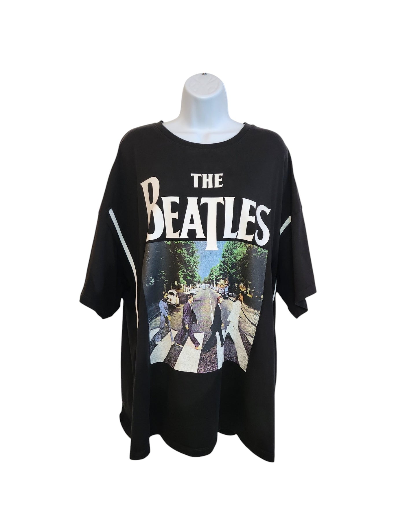 Upcycled XL breastfeeding and pumping T-shirt by The Beatles, featuring the band crossing Abbey Road—sustainable and stylish nursing wear inspired by the iconic album cover.