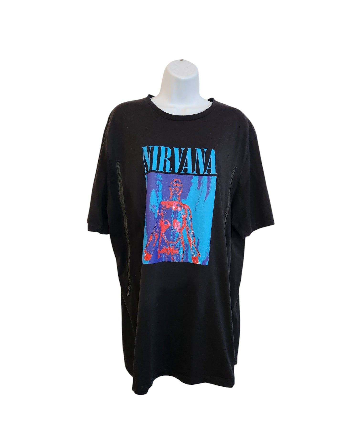 The Primark Upcycled Breastfeeding & Pumping Black/Turquoise Nirvana Band T-shirt (XL) features a bold graphic and NIRVANA logo—perfect for eco-conscious fans seeking stylish, functional nursing wear.