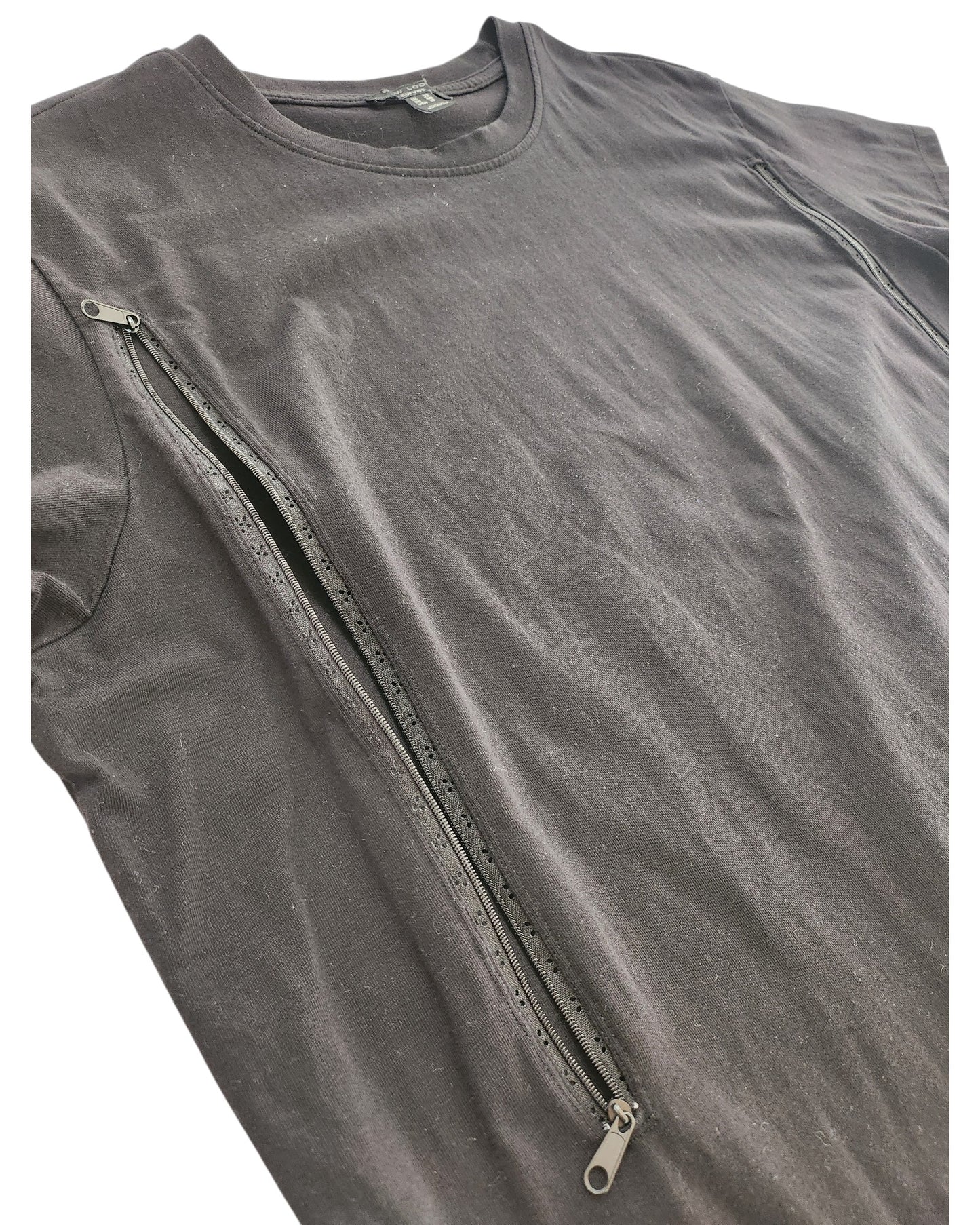 The New Look Upcycled Breastfeeding (Nursing) & Pumping Plain Black Midi t-shirt dress UK22 is shown on a white background. It features a diagonal zipper from shoulder to chest for easy nursing access.