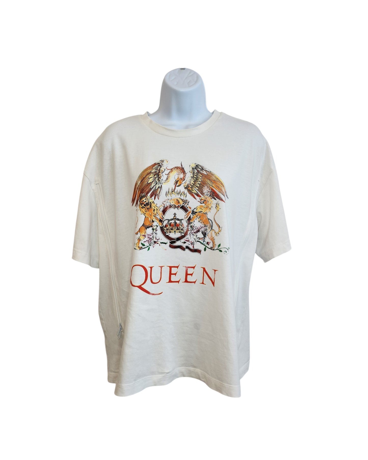A Queen Upcycled Breastfeeding & Pumping White t-shirt (UK16) features the iconic band logo with lions, a crab, a bird, and a crown above red QUEEN text—ideal for nursing mums who love preloved fashion.