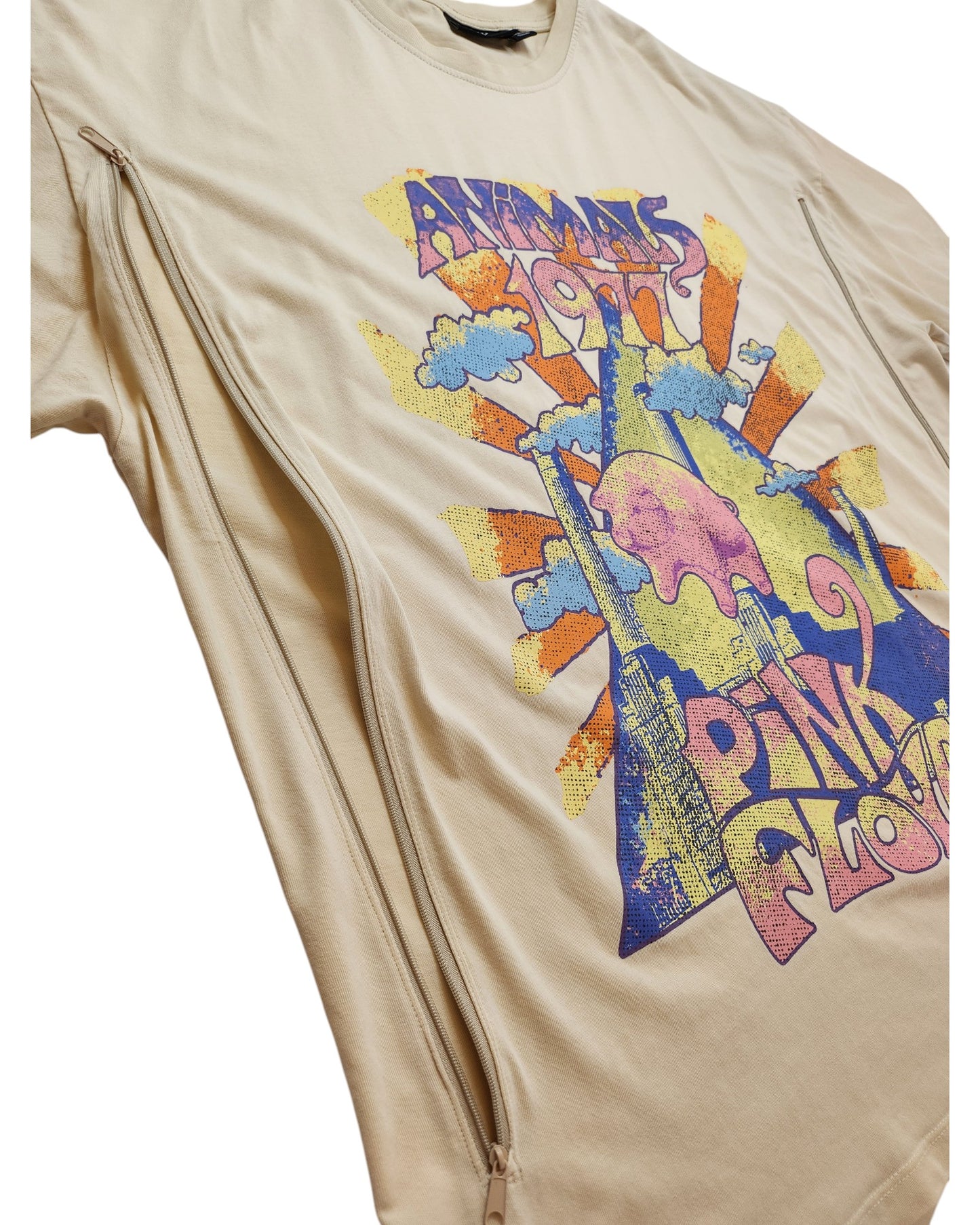 Primark’s Upcycled Cream Pink Floyd 1977 Band T-shirt (L) features a colorful flying pig graphic, vertical zippers for nursing & pumping, and an eco-friendly design—ideal for stylish breastfeeding moms.