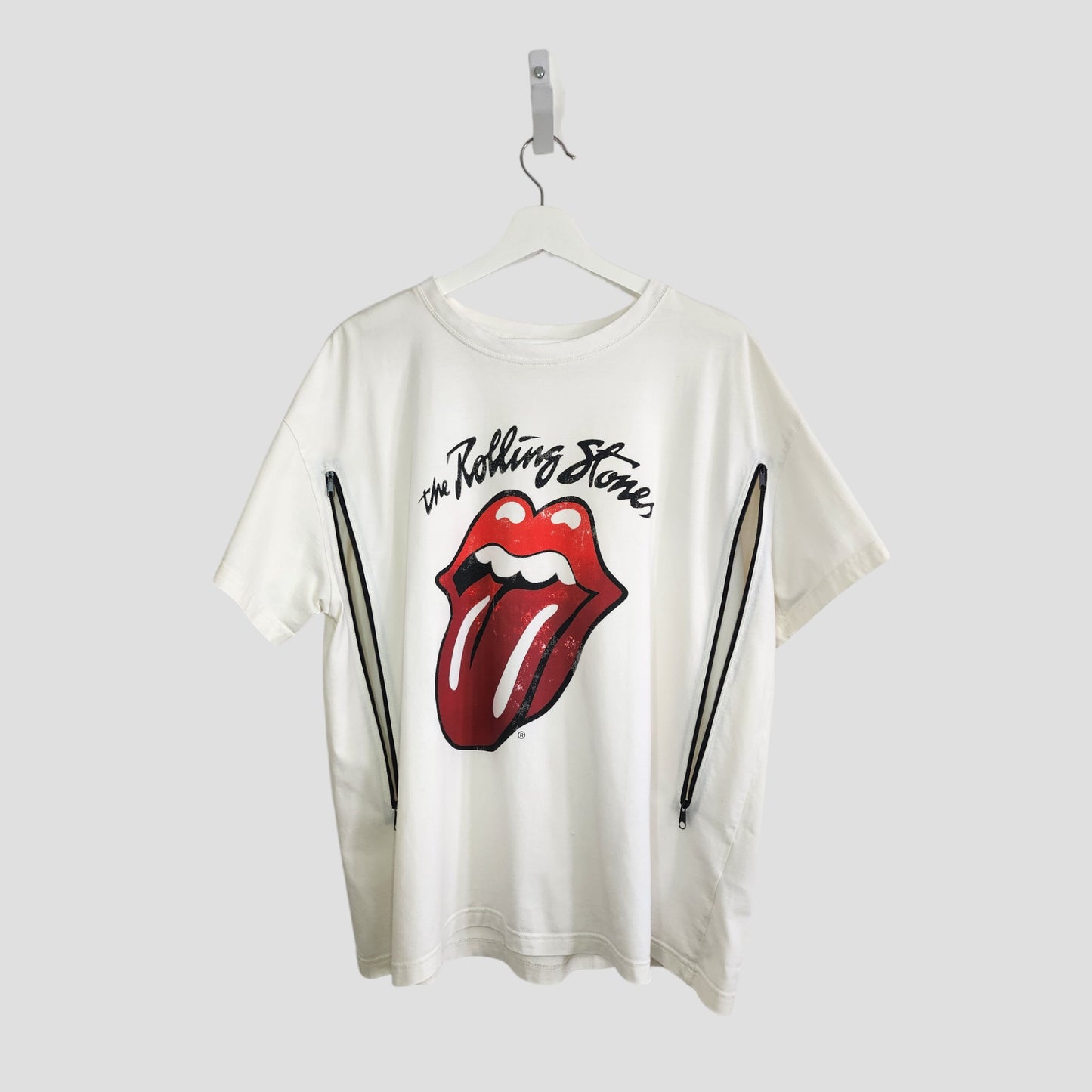 Upcycled Breastfeeding (Nursing) & Pumping Cream The Rolling Stones Band t-shirt L