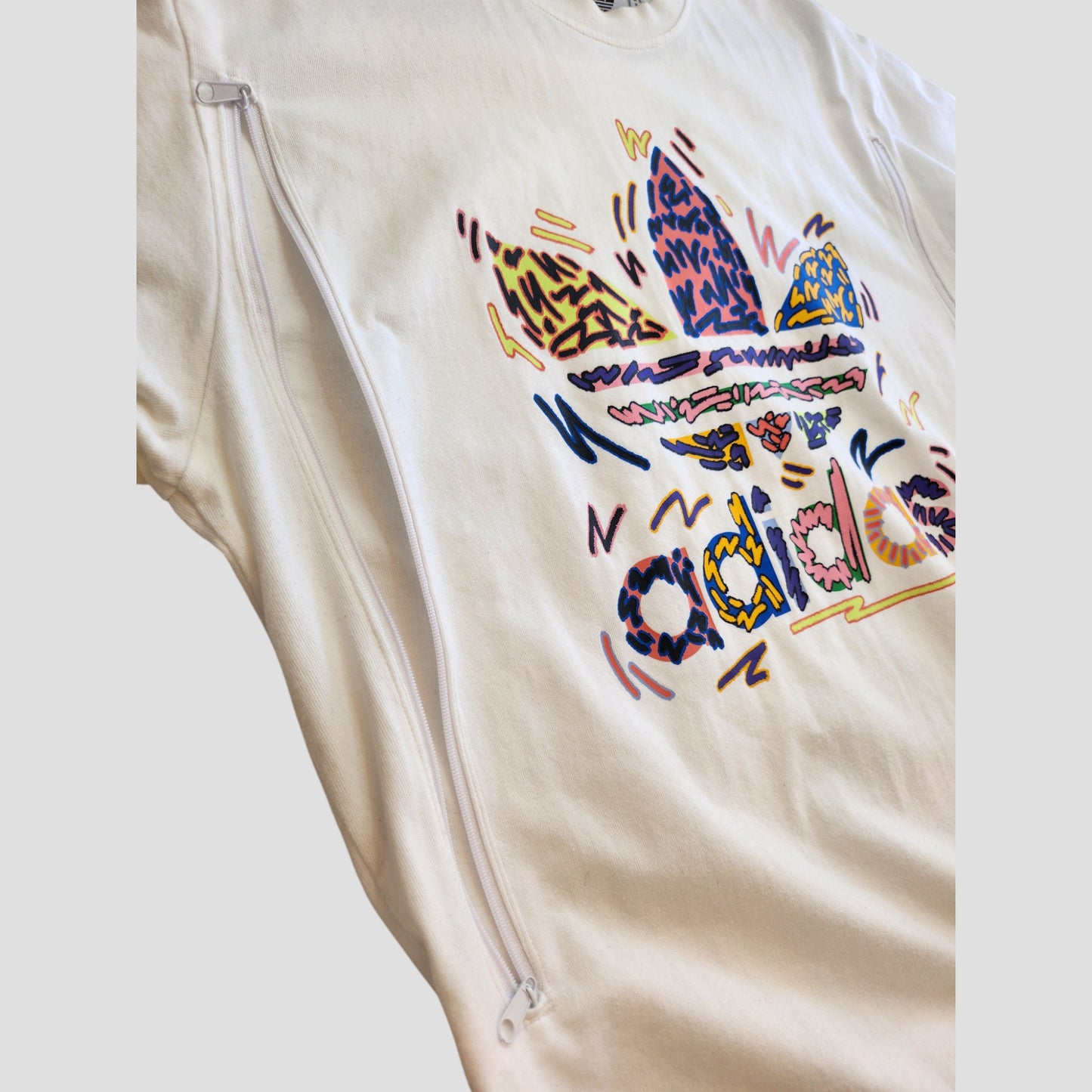 Upcycled Breastfeeding (Nursing) & Pumping White Colourful Adidas t-shirt M (100281)
