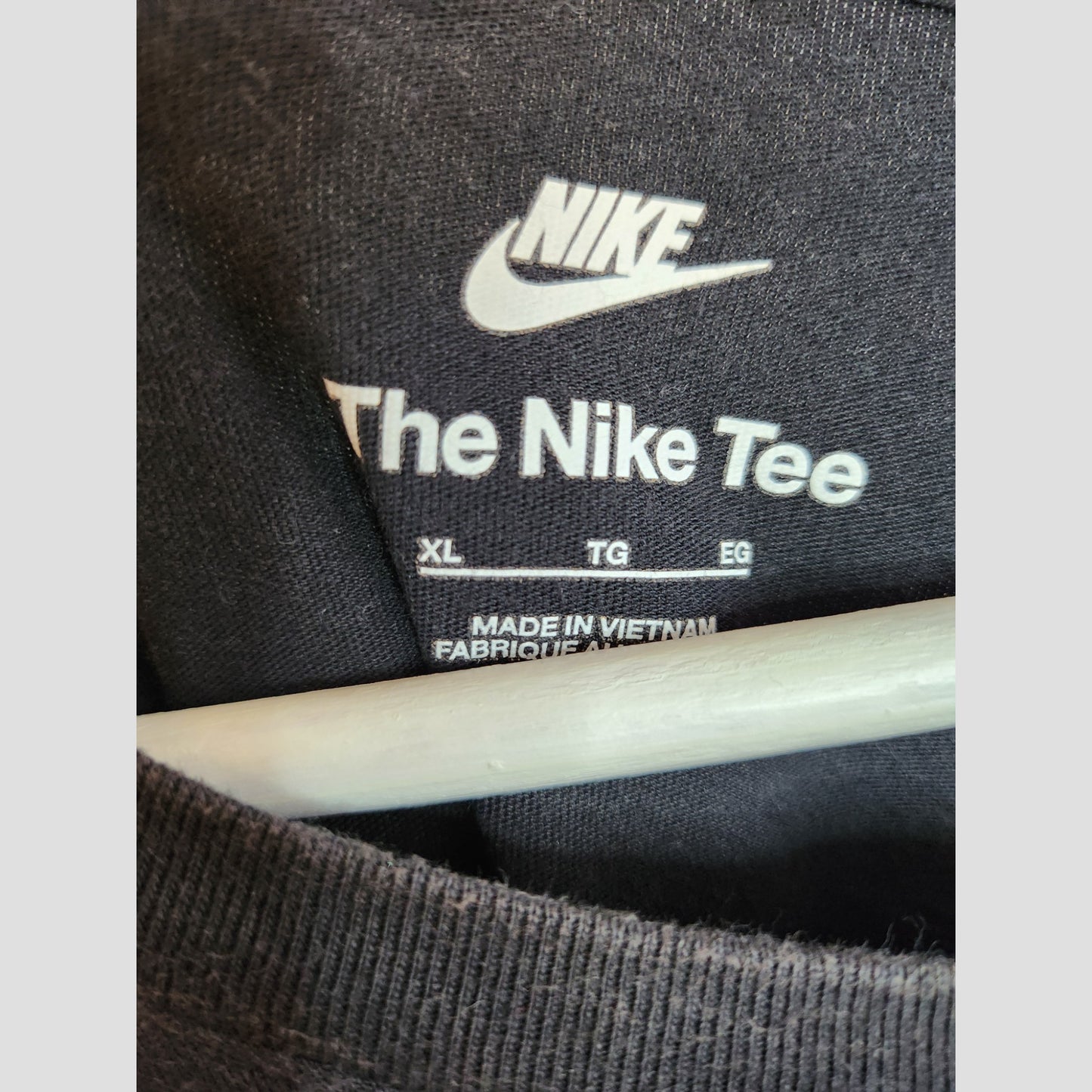 Upcycled Breastfeeding (Nursing) & Pumping Black/White Nike Tick t-shirt XL (100286)