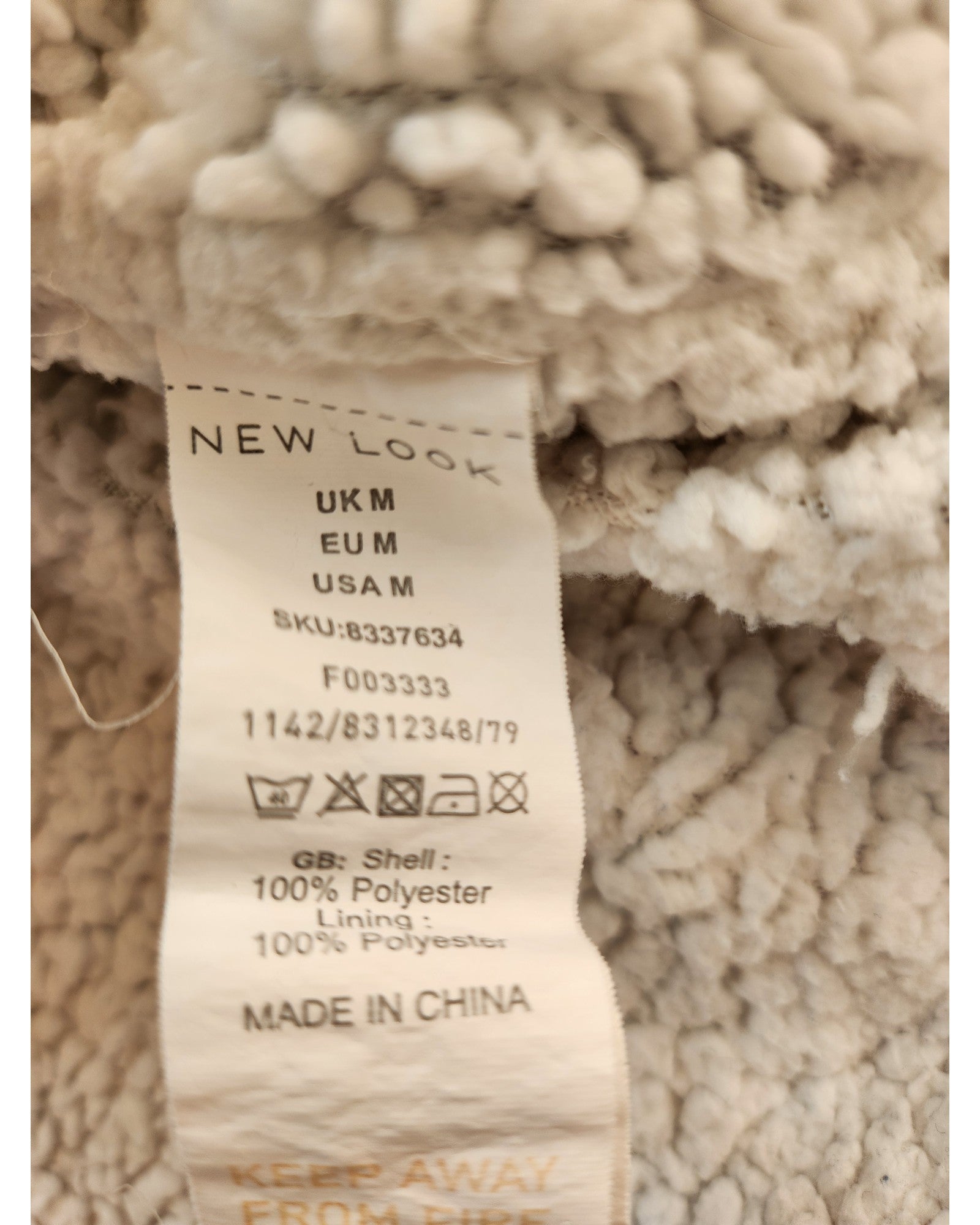 A touched out mama pink leopard blanket hoodie, UK/EU/USA M. Crafted from 100% polyester with a polyester lining, this preloved item (SKU: 8337634) is made in China. Avoid fire. The beige textured fabric adds timeless appeal to this upcycled breastfeeding and pumping clothing piece.