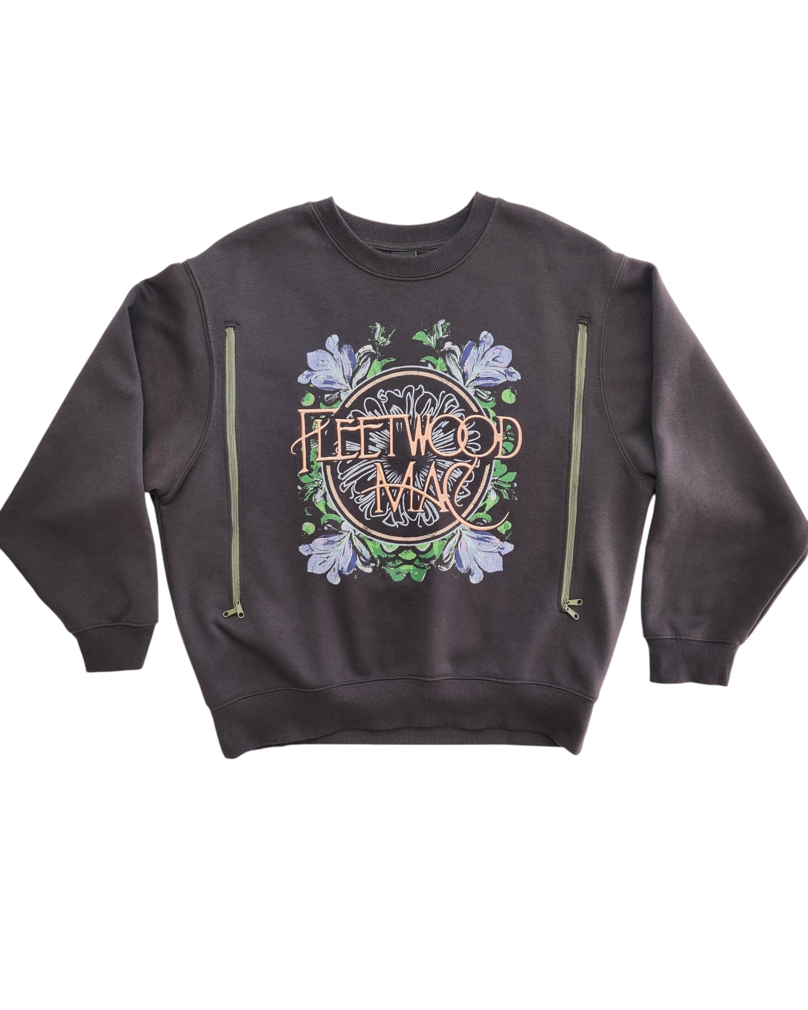 The Primark Upcycled Breastfeeding & Pumping Grey Embroidered Fleetwood Mac Band Sweatshirt (M) offers discreet nursing access with two vertical zippers—eco-friendly, stylish, and perfect for Fleetwood Mac fans.