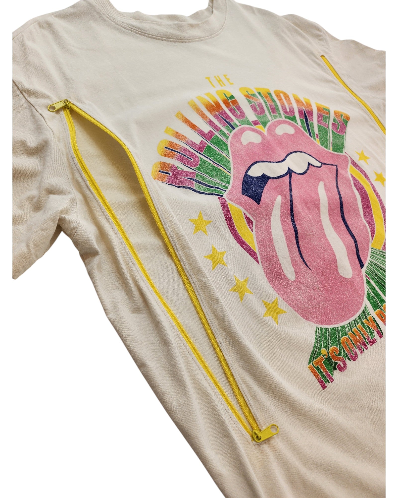 The H&M Upcycled Breastfeeding & Pumping Rolling Stones t-shirt (M) in cream/pink features the iconic tongue logo with star accents and yellow zippers, crafted from eco-friendly materials.