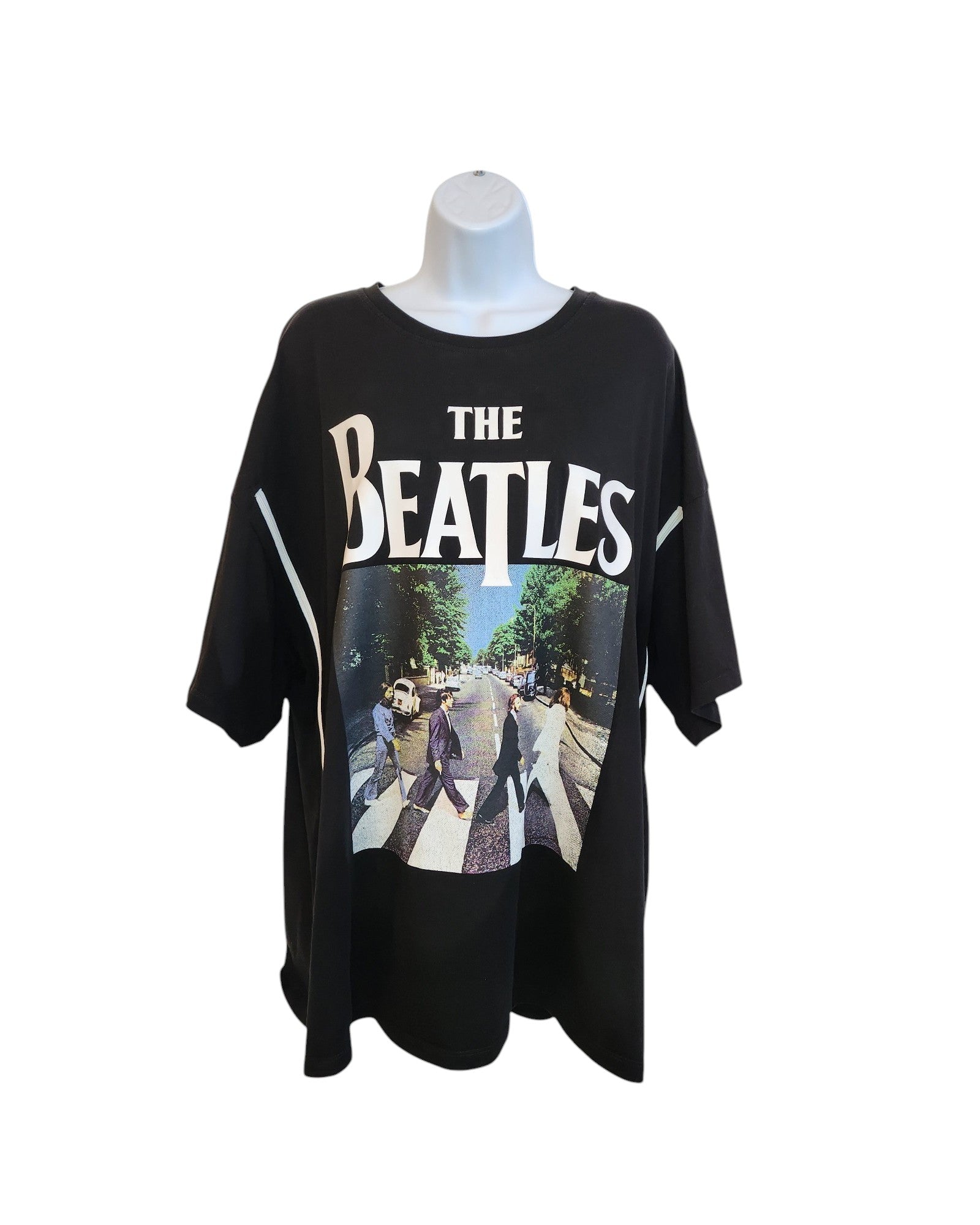 Upcycled XL breastfeeding and pumping T-shirt by The Beatles, featuring the band crossing Abbey Road—sustainable and stylish nursing wear inspired by the iconic album cover.