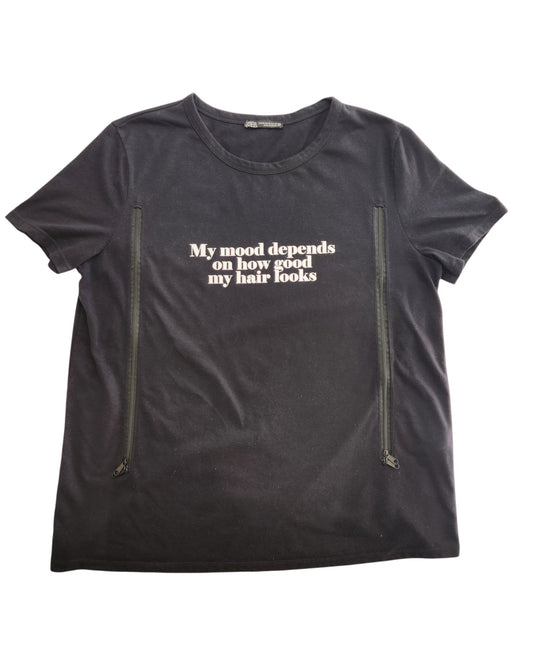 The Upcycled Breastfeeding & Pumping ZARA Black Mood t-shirt XL features My mood depends on how good my hair looks in white, two front vertical zippers for nursing/pumping, and offers a stylish, functional twist by ZARA.