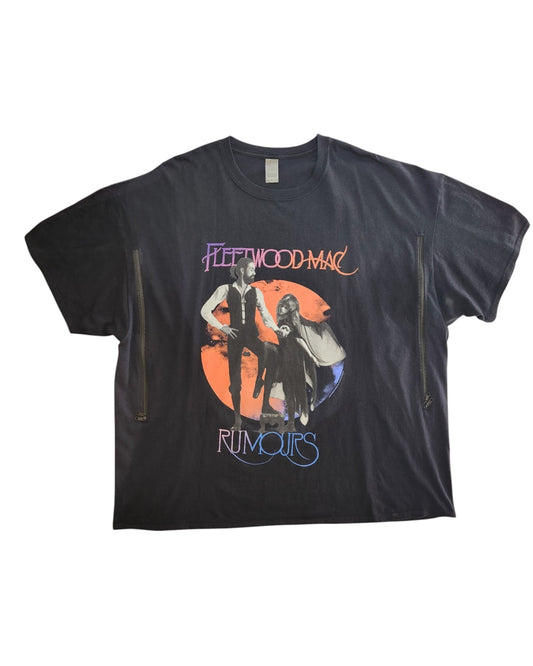 The Gildan Upcycled Breastfeeding & Pumping Black Rumours Fleetwood Mac Band 3XL T-shirt features reimagined album cover art with the band in front of a retro sun and bold Fleetwood Mac Rumours text above and below.