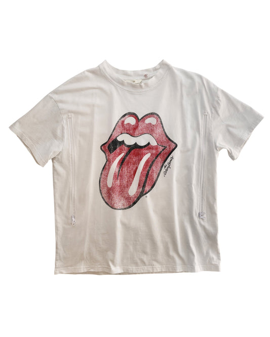 H&M Upcycled Breastfeeding & Pumping White/Red Rolling Stones Band t-shirt (L) features two front zippers and iconic tongue logo—ideal for stylish nursing or pumping.
