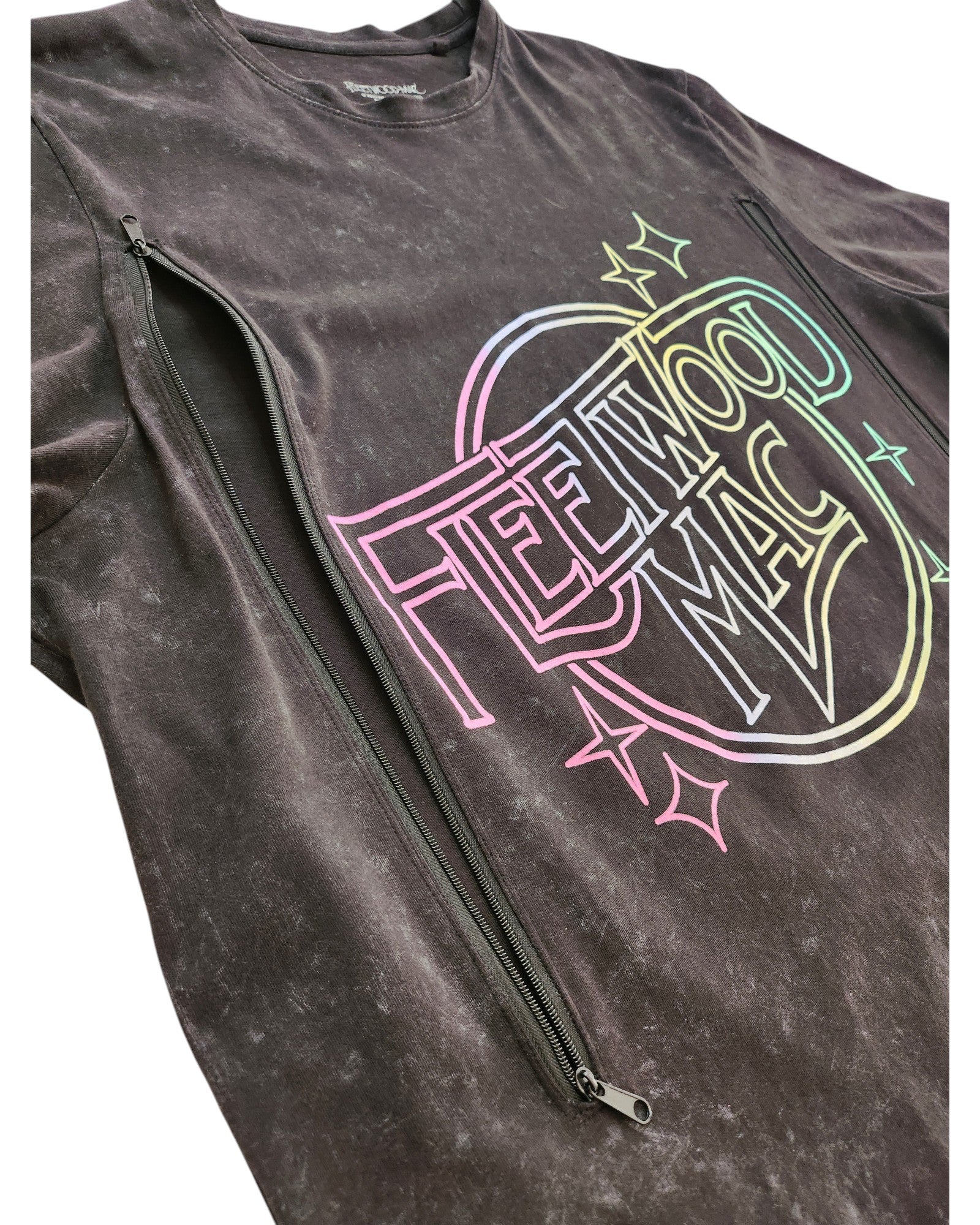 The NEXT Upcycled Breastfeeding & Pumping Rainbow Colours Fleetwood Mac T-shirt (M) features side zippers for easy nursing—a stylish, preloved find for fans seeking unique and practical fashion.