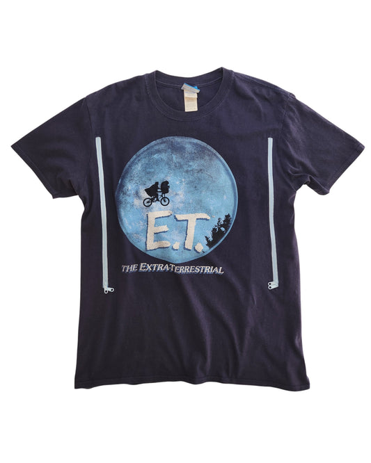 The Gildan Upcycled Breastfeeding & Pumping ET T-shirt (L) features a black design with a large blue moon, bicycle silhouette carrying two figures, E.T. THE EXTRA-TERRESTRIAL below, and is crafted from eco-friendly upcycled clothing.