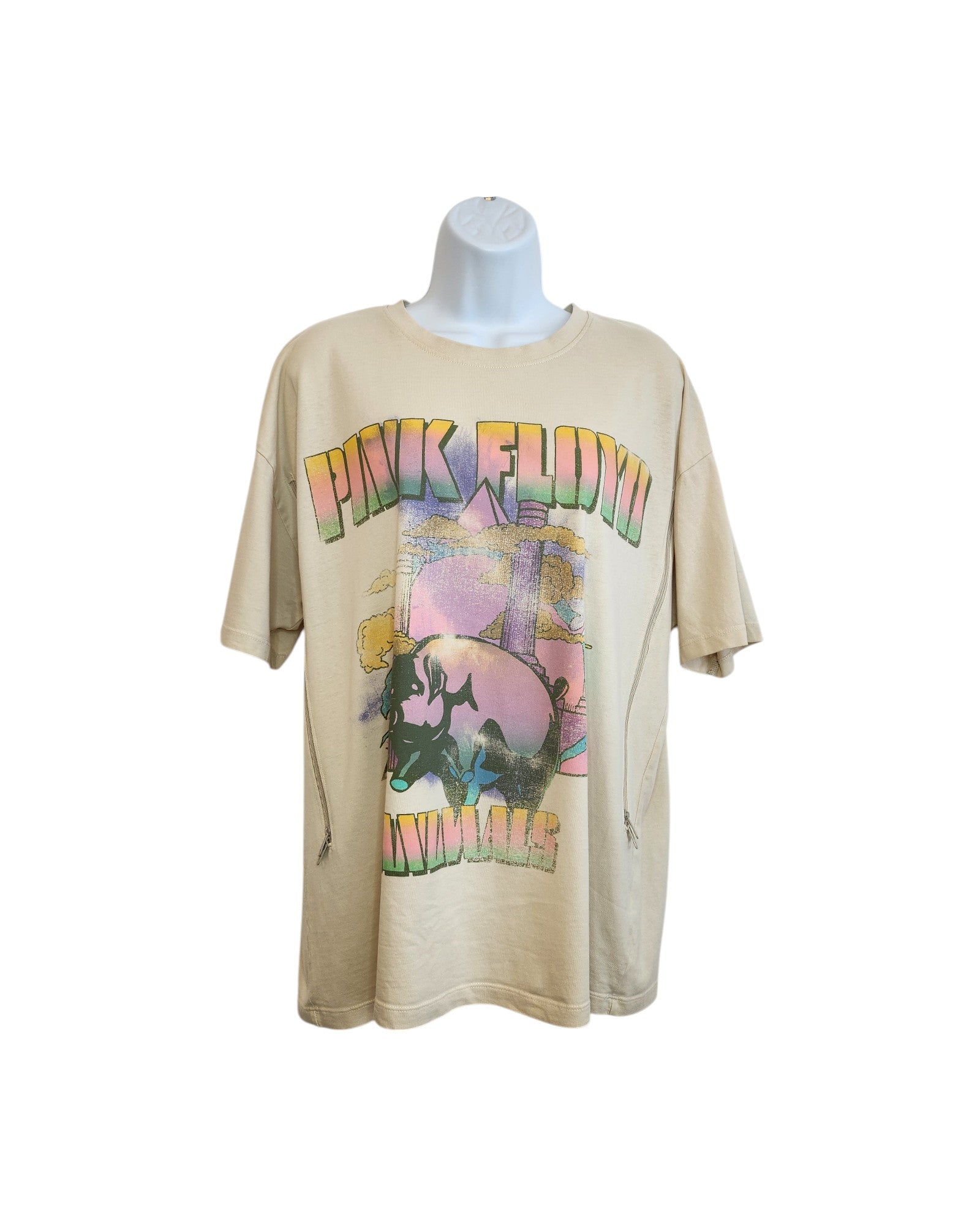 The Primark Upcycled Breastfeeding & Pumping Cream Pink Floyd T-shirt (M, UK12/14) features a colorful graphic and the word Animals. This eco-friendly top is displayed on a mannequin torso against a white background.