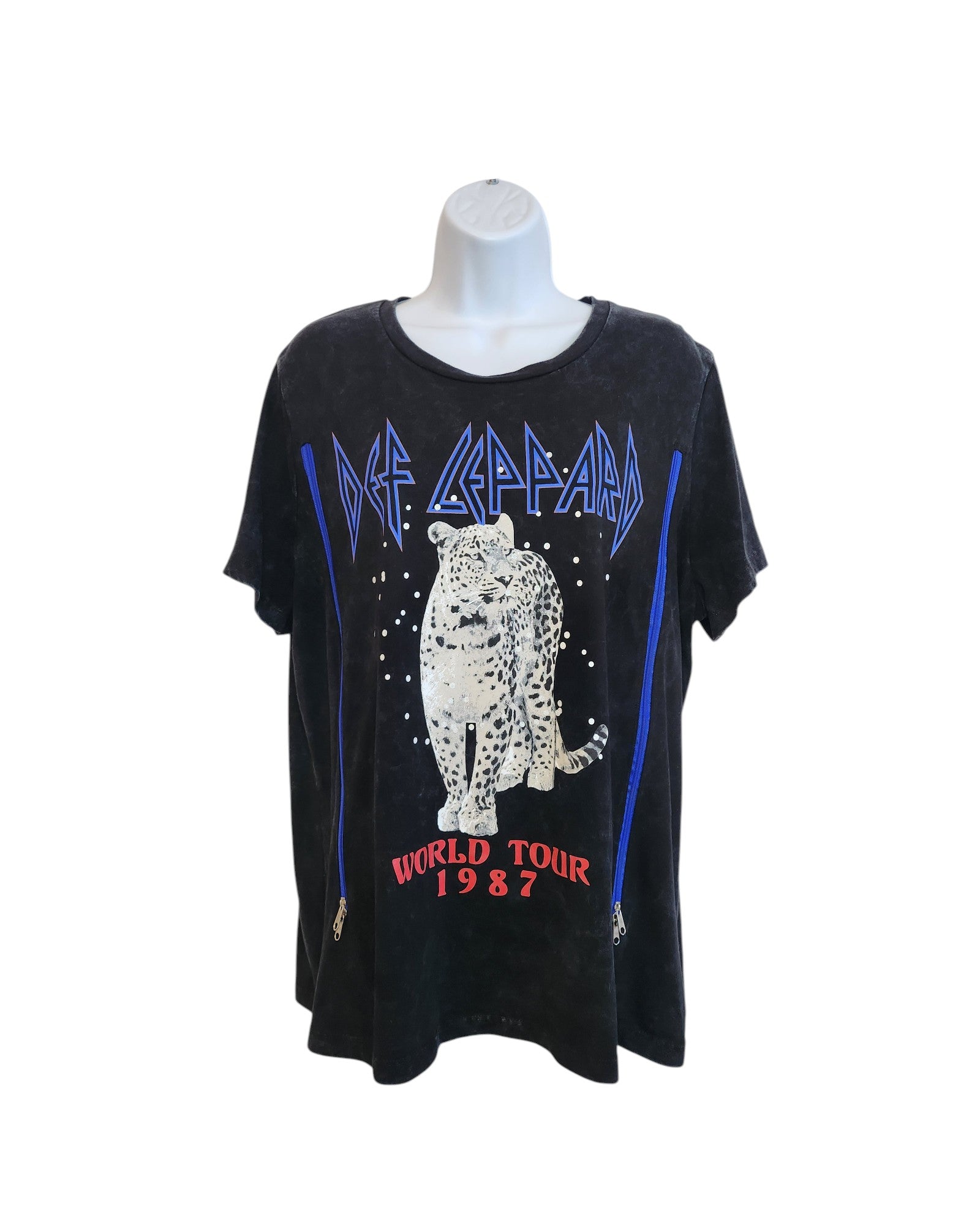 Upcycled Breastfeeding & Pumping Def Leppard Band t-shirt (L) by Def Leppard, featuring a bold graphic and text—an eye-catching preloved fashion piece, perfect for nursing or pumping moms who love vintage rock style.