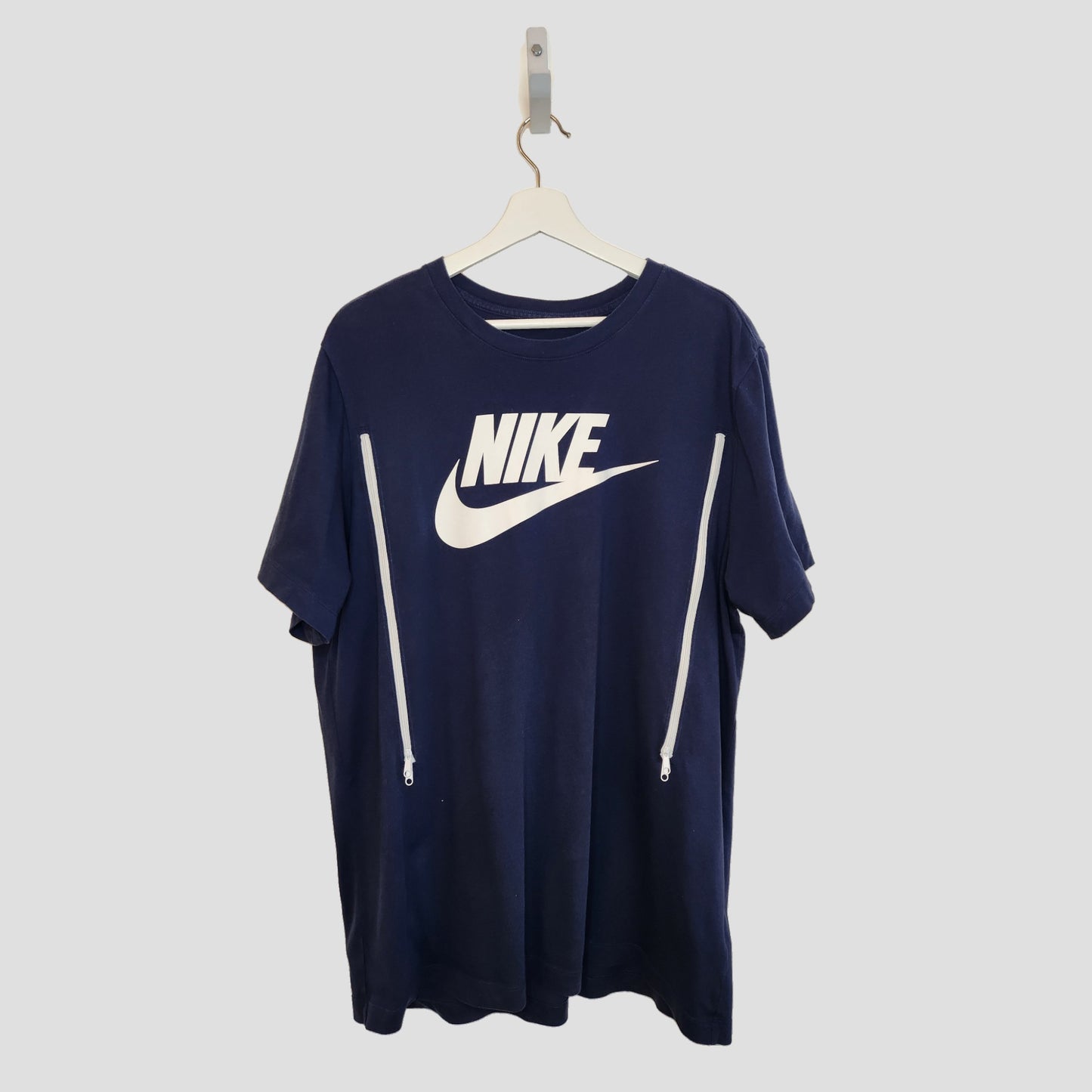 Upcycled Breastfeeding (Nursing) & Pumping Navy/White Nike Tick t-shirt XL (100287)