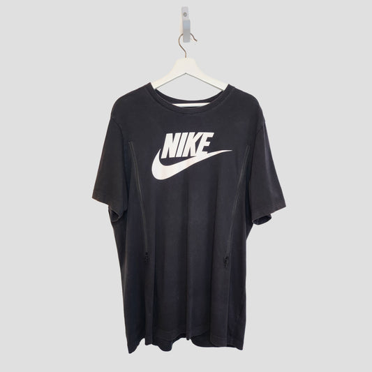 Upcycled Breastfeeding (Nursing) & Pumping Black/White Nike Tick t-shirt XL (100286)