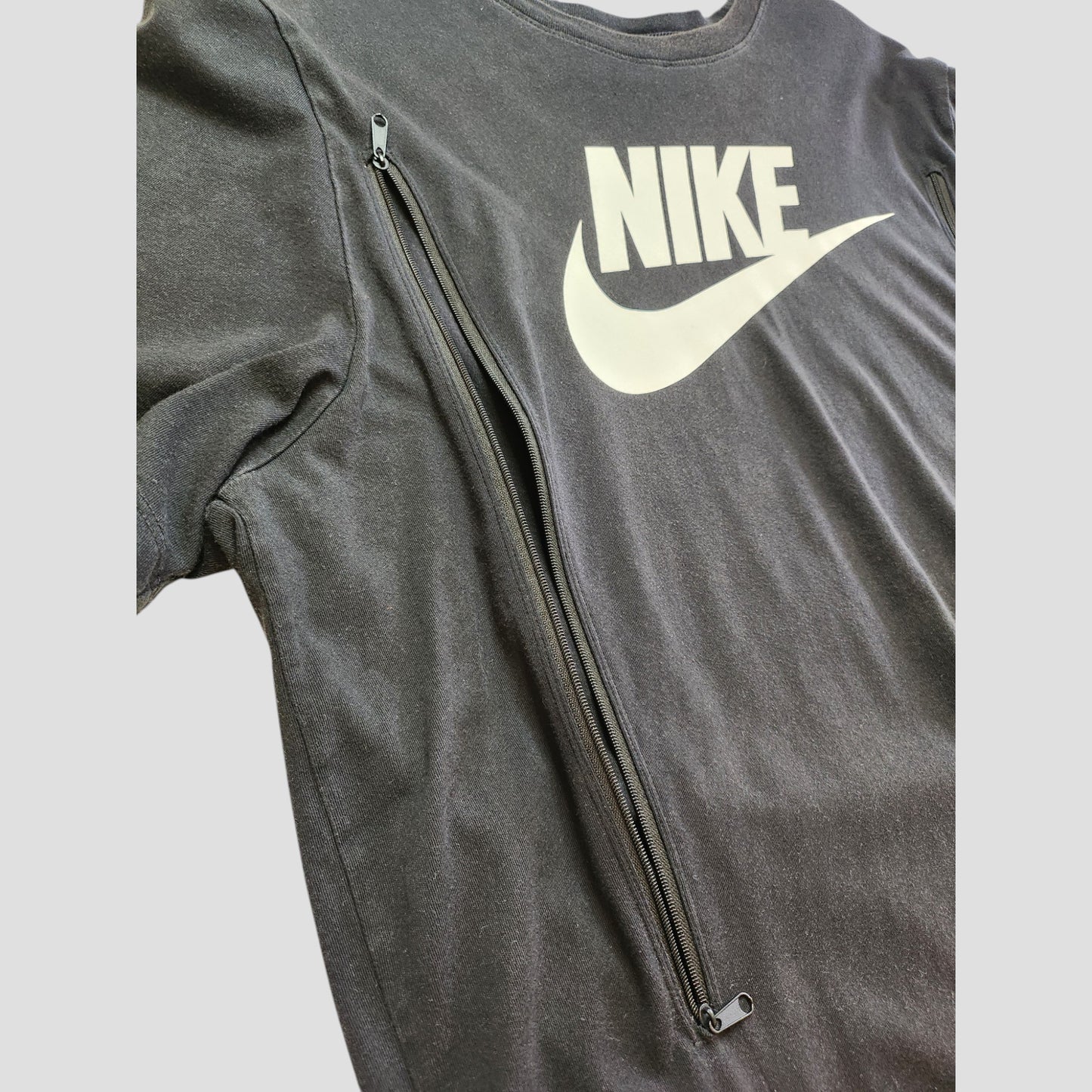 Upcycled Breastfeeding (Nursing) & Pumping Black/White Nike Tick t-shirt XL (100286)