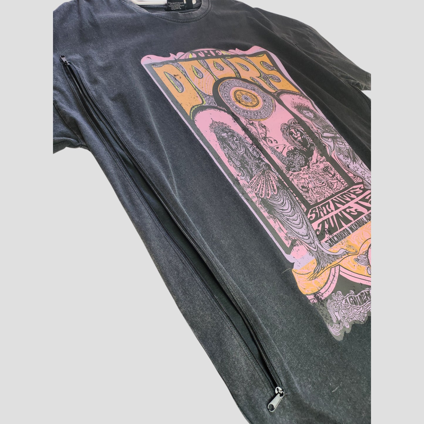 Primark Upcycled Breastfeeding & Pumping The Doors Band Oversized T-shirt Dress (M, UK12/14): Features a colorful vintage The Doors graphic and a diagonal zipper for easy nursing, blending standout style with function.