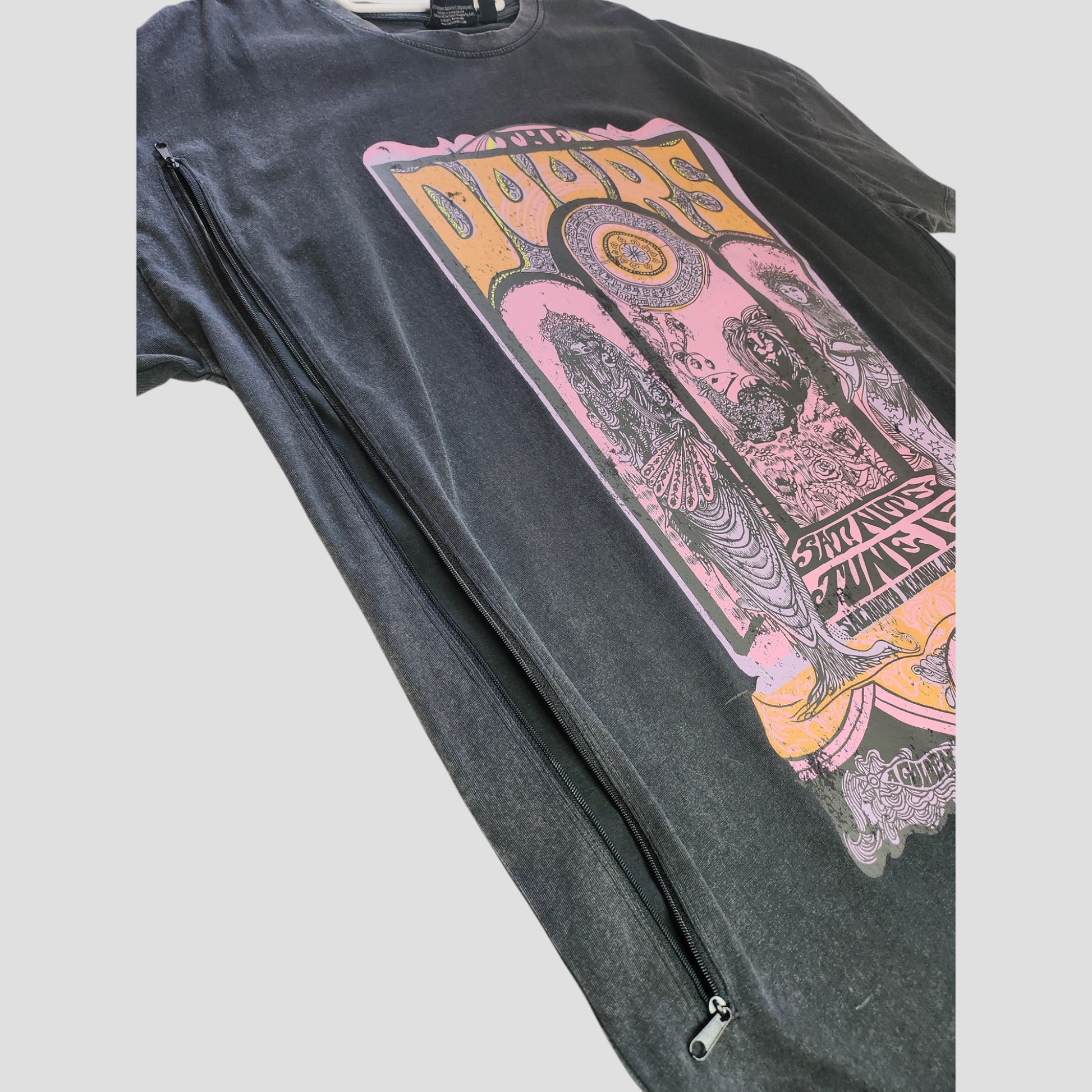 Primark Upcycled Breastfeeding & Pumping The Doors Band Oversized T-shirt Dress (M, UK12/14): Features a colorful vintage The Doors graphic and a diagonal zipper for easy nursing, blending standout style with function.