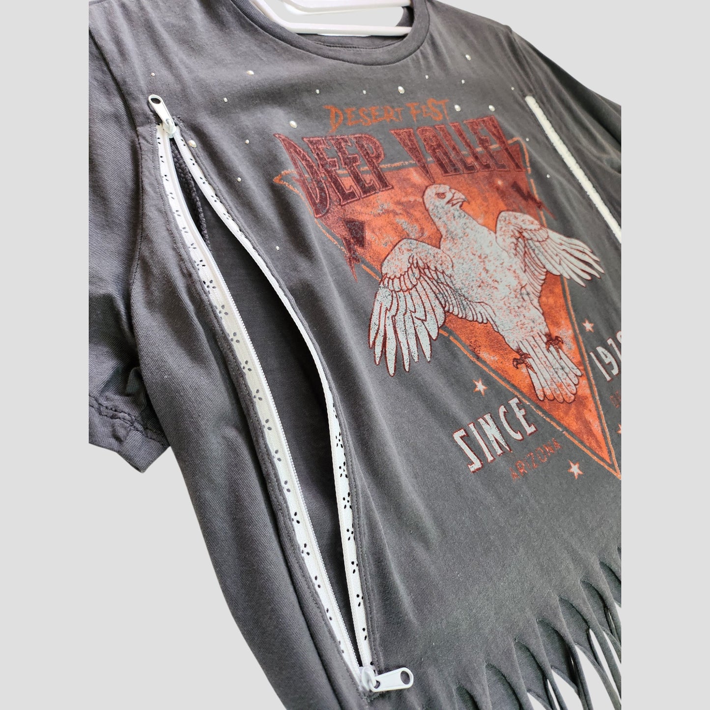 Upcycled Breastfeeding (Nursing) & Pumping Grey Festival Fringe t-shirt M (UK12/14)