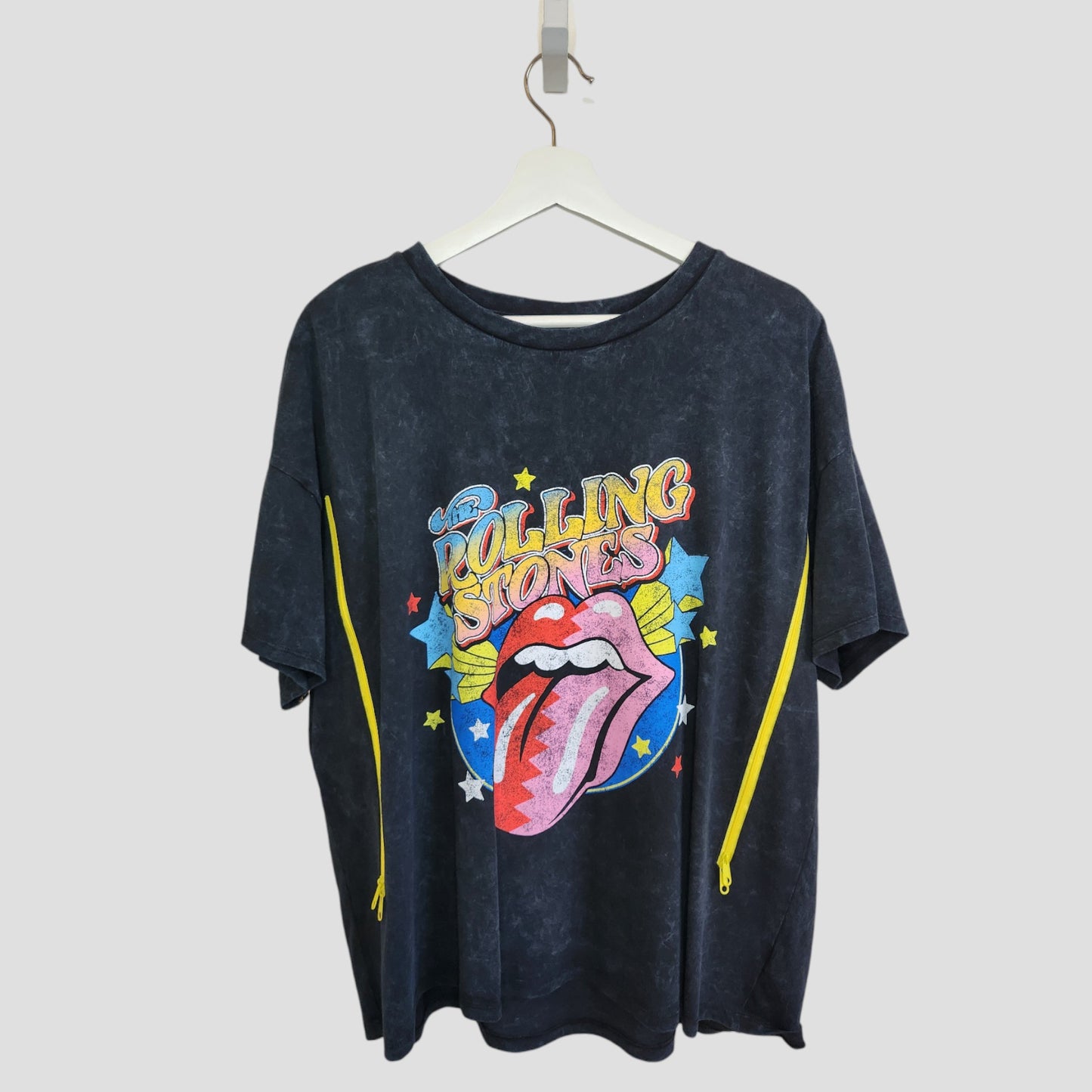 Upcycled Breastfeeding (Nursing) & Pumping Colourful Stars The Rolling Stones Band t-shirt UK20 (100348)