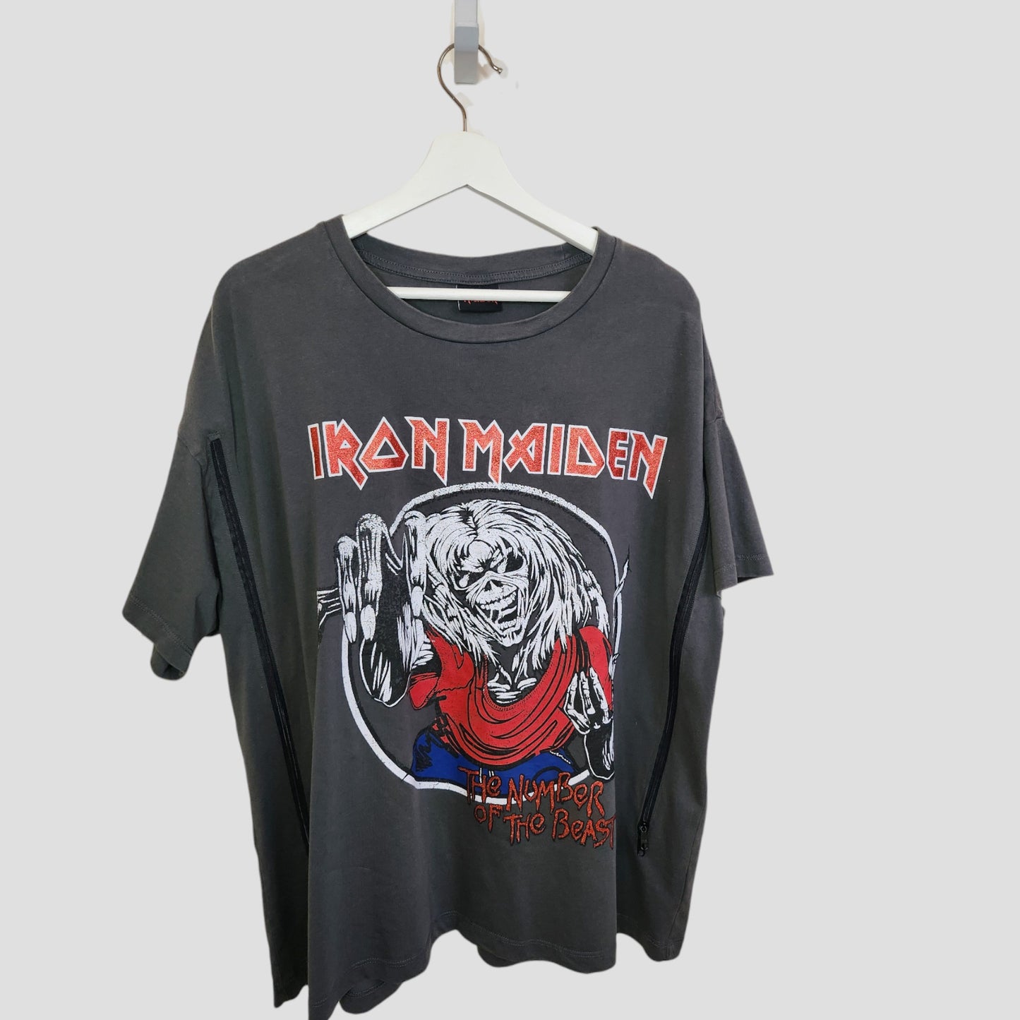 Upcycled Breastfeeding (Nursing) & Pumping Iron Maiden Band t-shirt UK20 (100340)