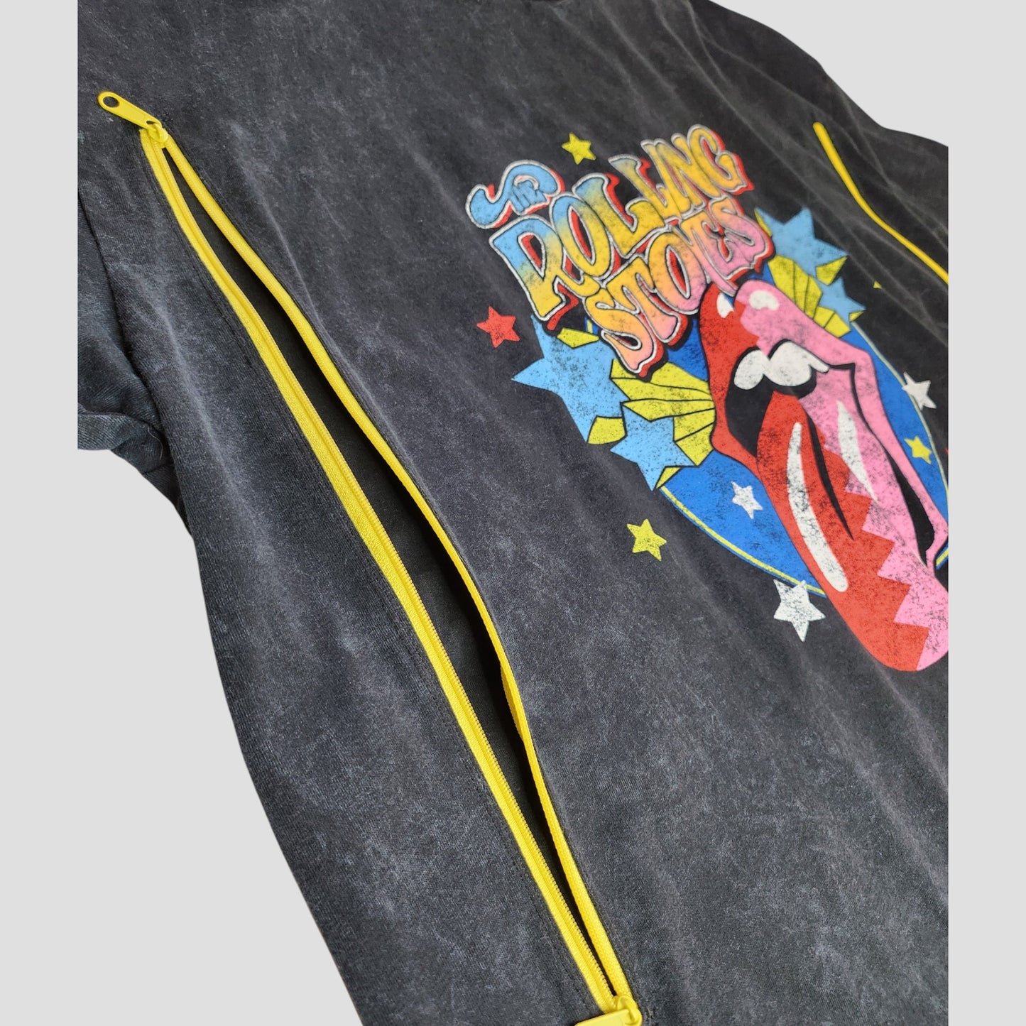 Upcycled Breastfeeding (Nursing) & Pumping Colourful Stars The Rolling Stones Band t-shirt UK20 (100348)