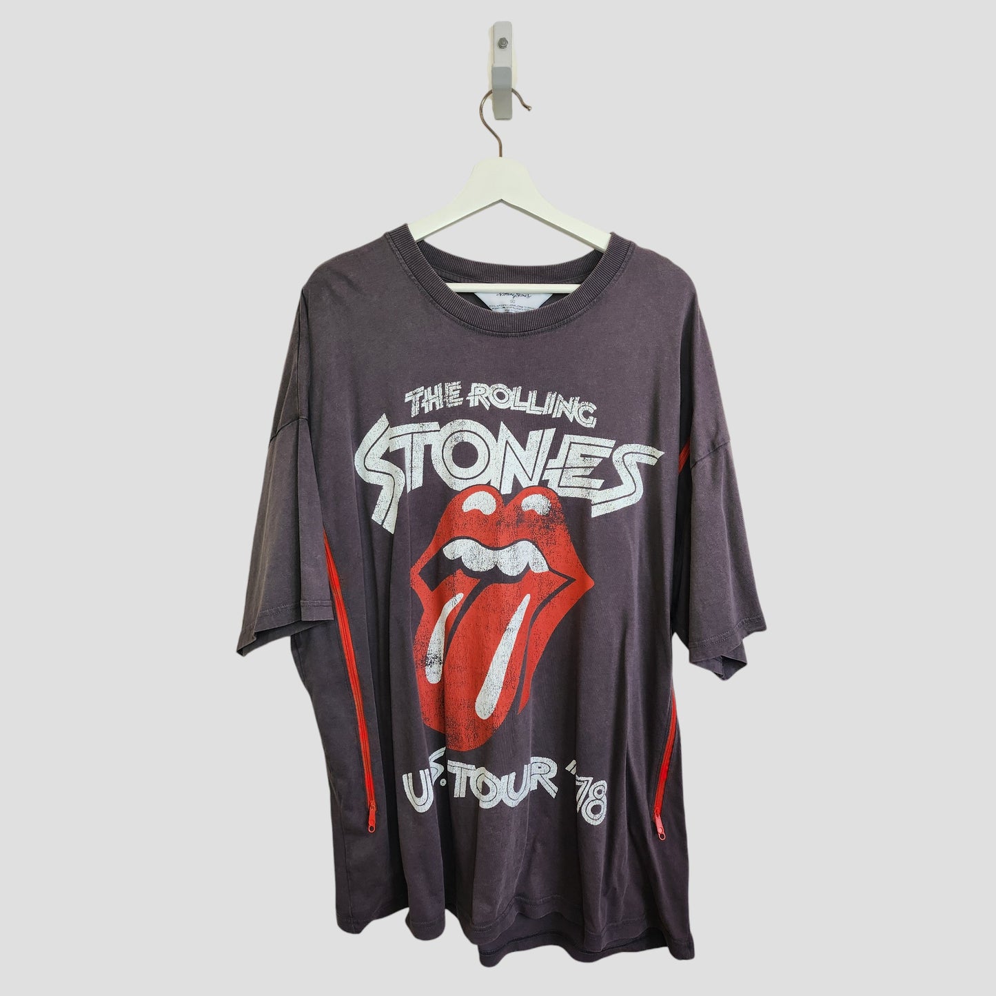 An upcycled Primark Rolling Stones US Tour band t-shirt (XL/UK18/20), perfect for breastfeeding and pumping. Features the iconic red tongue logo and white "The Rolling Stones US Tour 78" text—a stylish choice for retro-loving nursing mums.