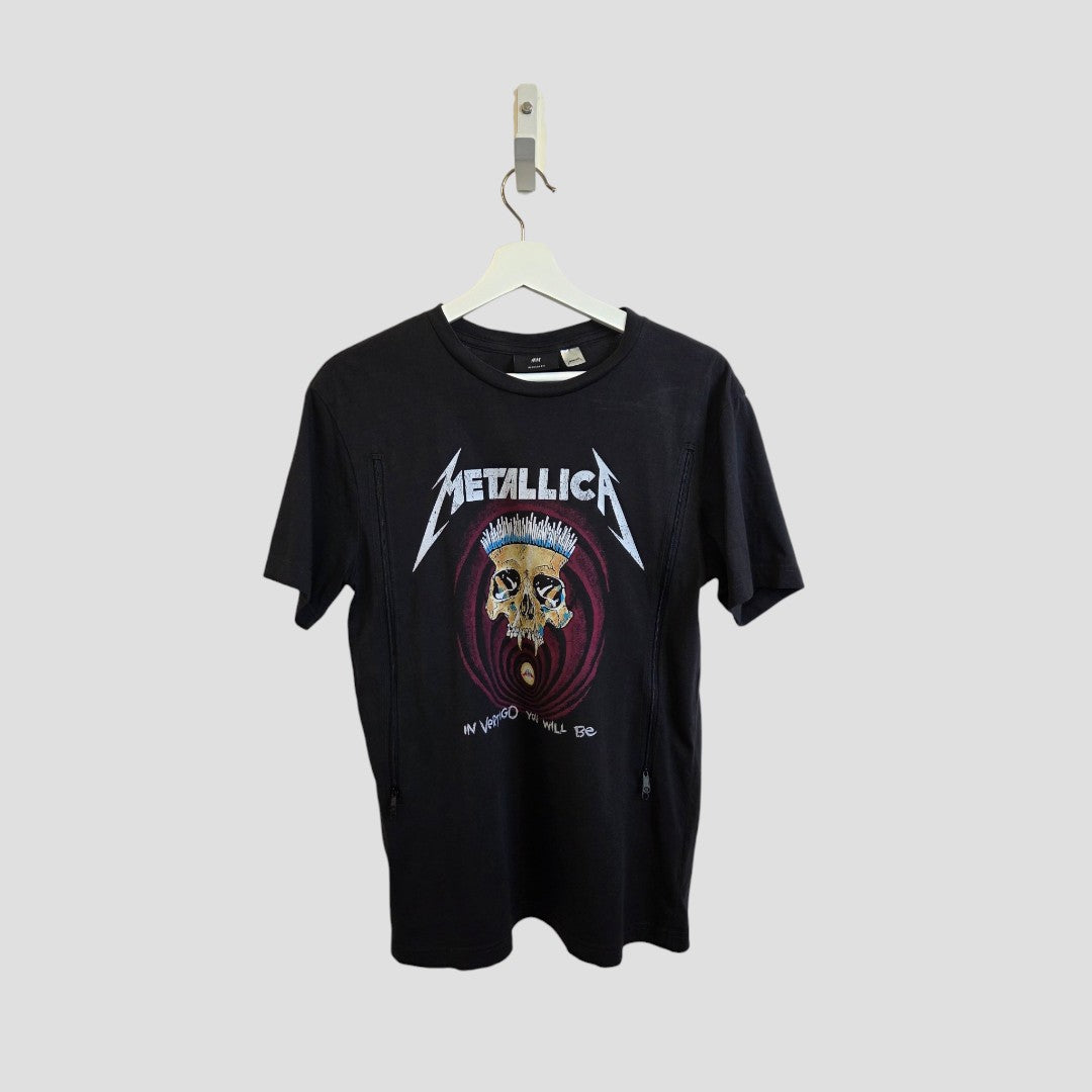 The H&M Upcycled Breastfeeding & Pumping Black Metallica Skull Band t-shirt XS (100107) offers edgy nursing wear for moms, featuring the iconic skull and band logo, now designed for comfortable breastfeeding.