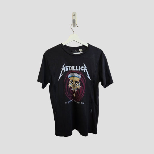 The H&M Upcycled Breastfeeding & Pumping Black Metallica Skull Band t-shirt XS (100107) offers edgy nursing wear for moms, featuring the iconic skull and band logo, now designed for comfortable breastfeeding.
