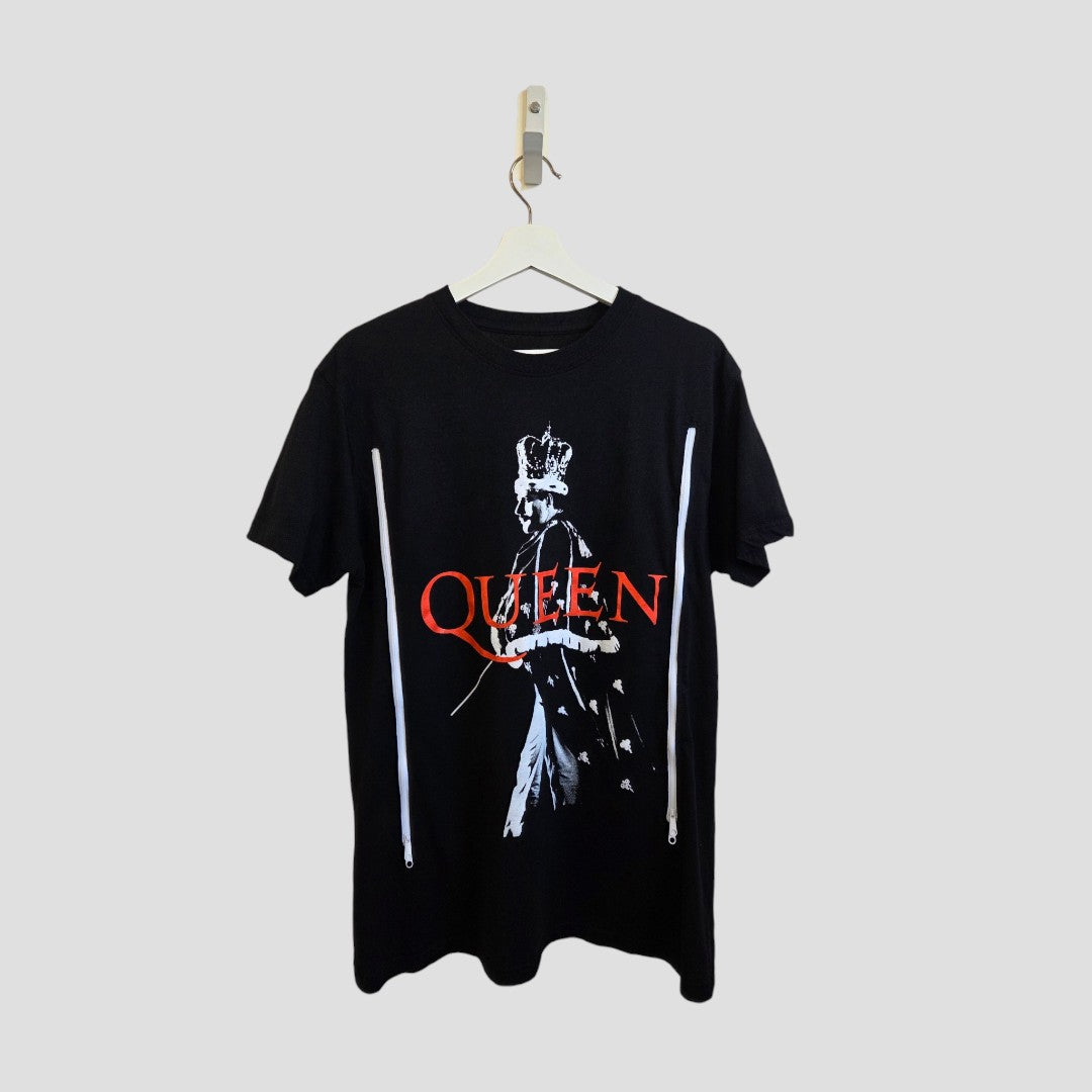The Queen Upcycled Breastfeeding & Pumping Black Queen Band t-shirt (L) features a crowned figure graphic, “QUEEN” in bold red letters on the chest, and two vertical white zippers beside the design.