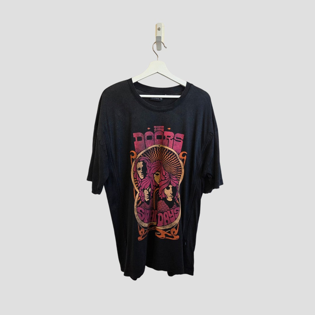 An upcycled Primark grey and pink The Doors band t-shirt (M, UK12/14) for breastfeeding and pumping moms—perfect for music lovers seeking stylish nursingwear.