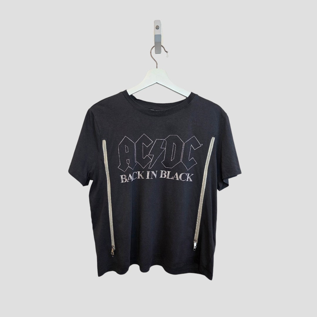H&M Upcycled Breastfeeding & Pumping AC/DC Back in Black Band t-shirt (M, 100404) with two silver zippers for easy nursing, shown on a white hanger against a gray background—ideal for stylish breastfeeding.
