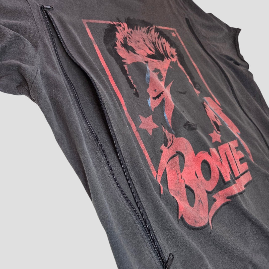 The Amplified Upcycled Breastfeeding & Pumping Grey/Burgundy Bowie Band T-shirt XL (100425) features eco-friendly nursing design with a bold graphic and a side zipper for easy access.