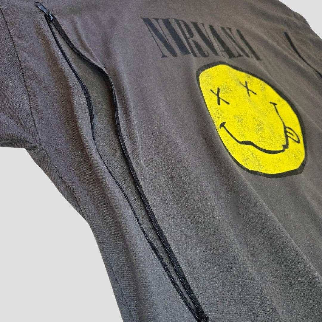 The Primark Upcycled Breastfeeding & Pumping Grey Nirvana Yellow Smile Band t-shirt (XL, UK18/20) features two long black zippers for easy nursing—perfect for stylish moms who want comfort and convenience.
