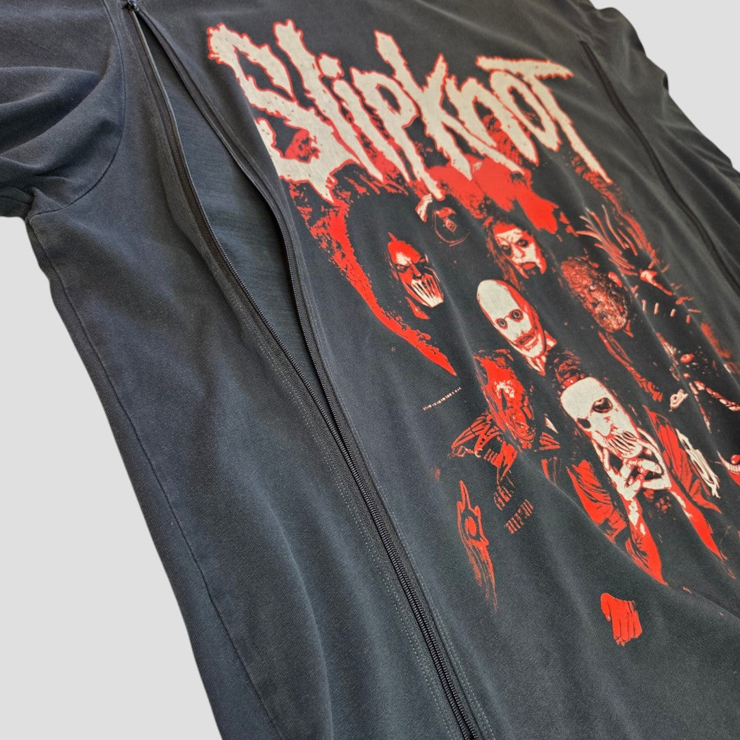A 2XL upcycled Primark grey/red Slipknot band t-shirt (100456) with the band's name and masked faces offers a bold yet comfy nursing and pumping option for breastfeeding fans.