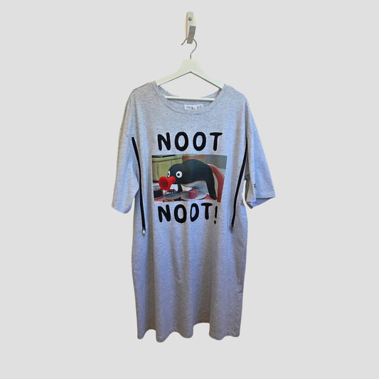 Upcycled Breastfeeding (Nursing) & Pumping Grey Pingu t-shirt night dress L (UK14/16) (100541)