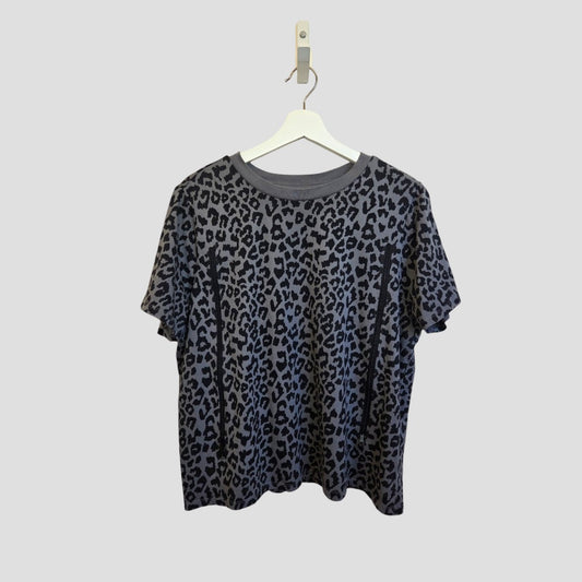 Upcycled Breastfeeding (Nursing) & Pumping Grey/Black Leopard t-shirt L (100537)