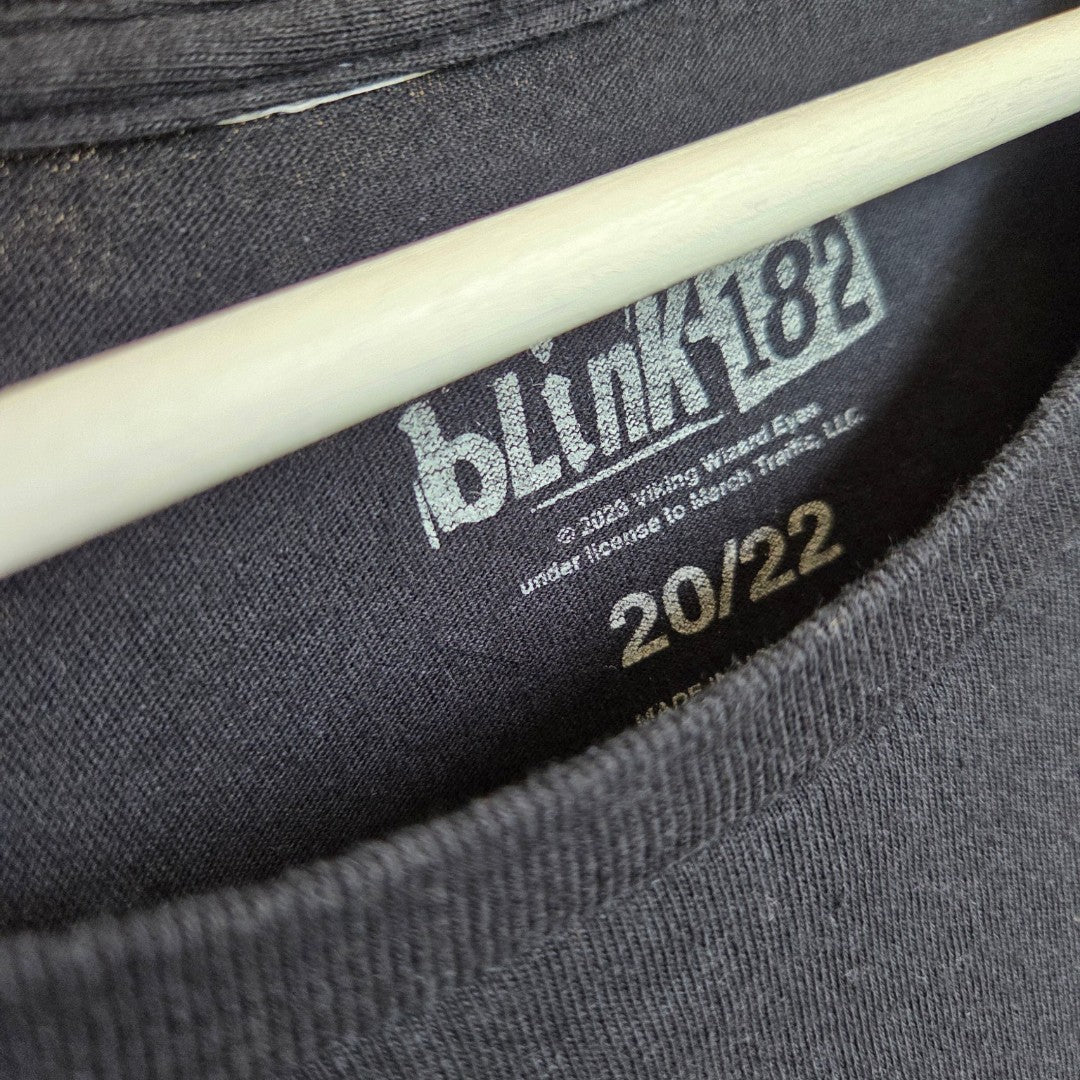 Upcycled Breastfeeding (Nursing) & Pumping Black/Pink Blink 182 Band t-shirt UK20/22 (100568)