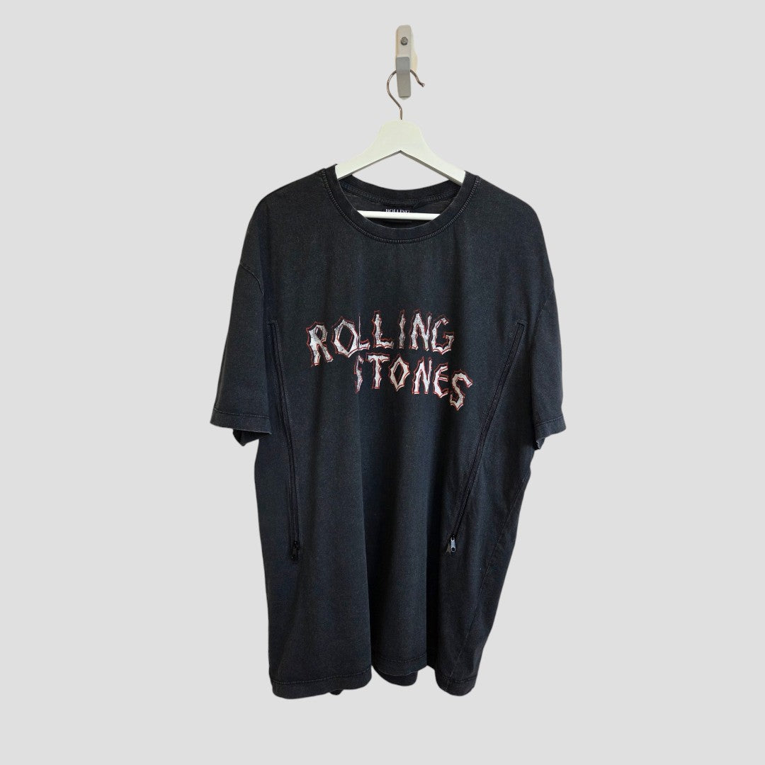 A Primark Upcycled Breastfeeding & Pumping Black The Rolling Stones Voodoo Band T-shirt (XL, 100566) hangs on a white hanger against a plain gray background.