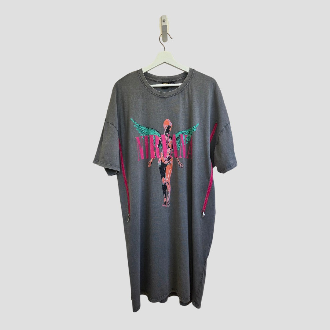 The Primark Upcycled Breastfeeding (Nursing) & Pumping Grey/Pink Oversized Nirvana Band t-shirt dress (L, UK14/16) features In Utero-inspired artwork in pink and green, with convenient zippers along the sleeves and sides—making it a stylish and practical choice for nursing.