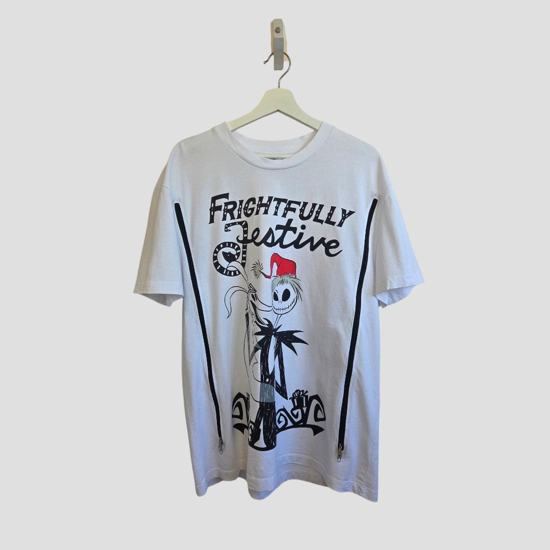 Primark’s Upcycled Breastfeeding (Nursing) & Pumping The Nightmare Before Christmas Festive t-shirt (size L, #100653) features Jack Skellington wearing a Santa hat, with “Frightfully Festive” in bold black letters above. This eco-friendly and affordable tee is an ideal sustainable choice for fans seeking unique style and functional comfort.