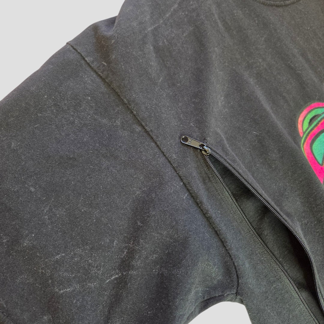 Upcycled Breastfeeding (Nursing) & Pumping Black Colourful The Rolling Stones Tongue t-shirt M (100621), a black nursing top with a zipper along the side seam.